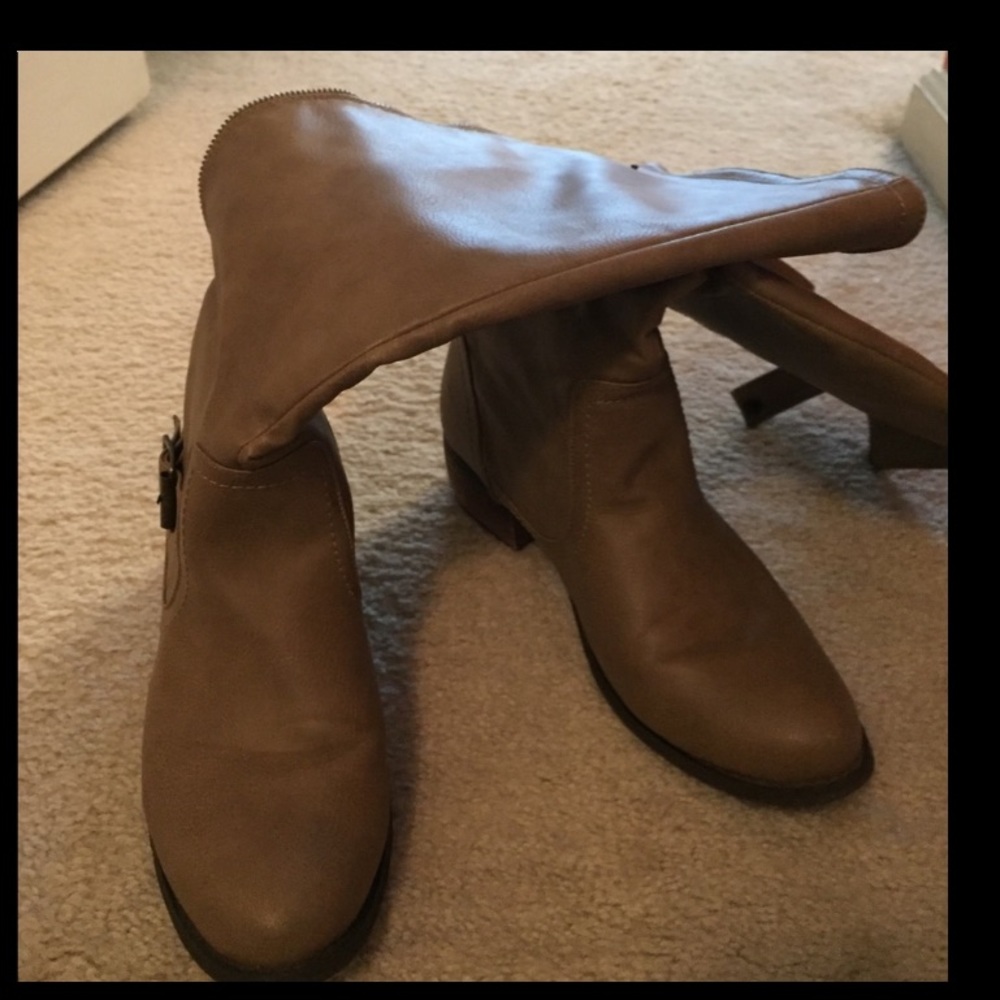 Beige leather boots